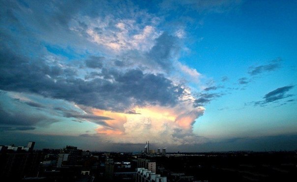 Жители Пекина были напуганы необычным облаком3