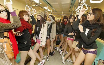жительницы Тайваня устроили специальную акцию в публичном метро